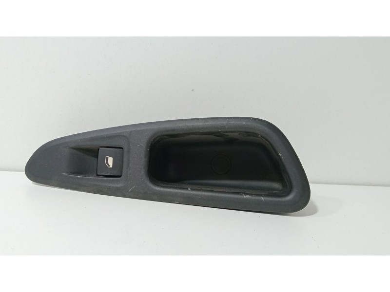 Recambio de botonera elevalunas para peugeot 308 1.6 16v referencia OEM IAM 96565185  