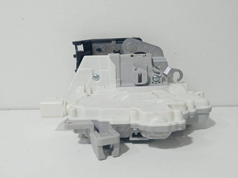 Recambio de cerradura puerta delantera derecha para seat leon (1p1) 2.0 tdi referencia OEM IAM 3D1837016  