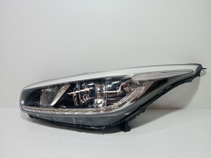 Recambio de faro izquierdo para kia cee´d (jd) 1.6 gt referencia OEM IAM 92101A2  