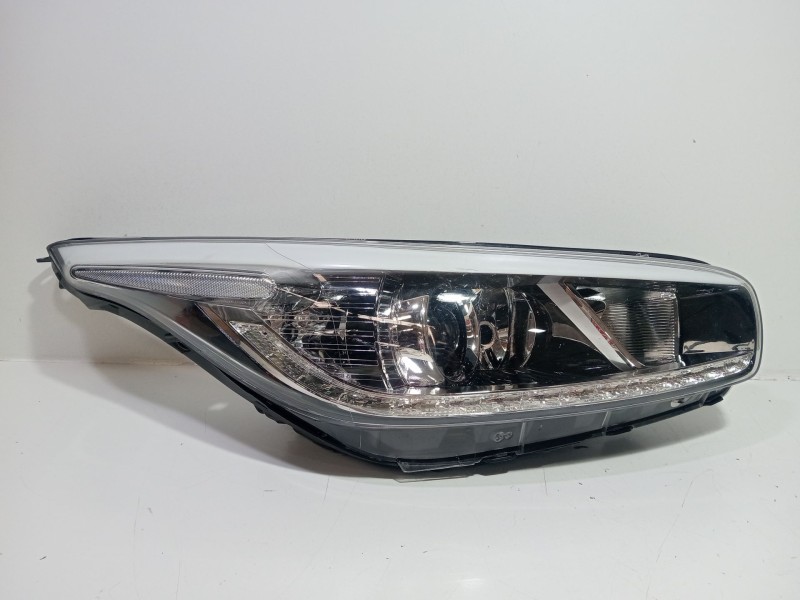Recambio de faro derecho para kia cee´d (jd) 1.4 cvvt referencia OEM IAM 92102A2  