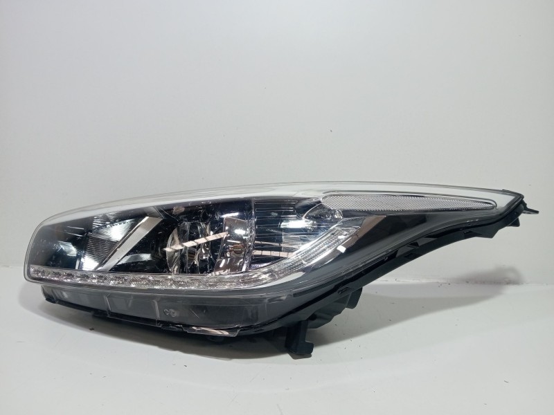 Recambio de faro izquierdo para kia cee´d (jd) 1.6 gt referencia OEM IAM 92101A2  