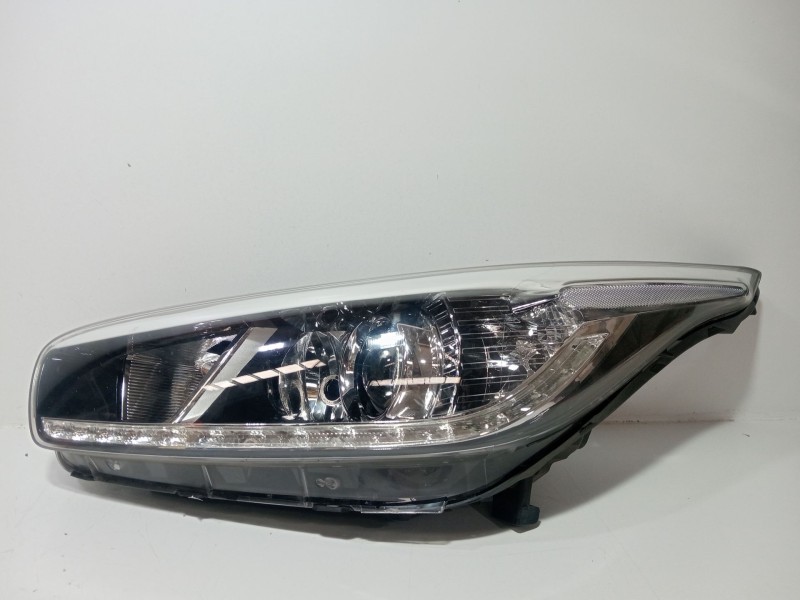 Recambio de faro izquierdo para kia cee´d (jd) 1.4 cvvt referencia OEM IAM 92101A2  