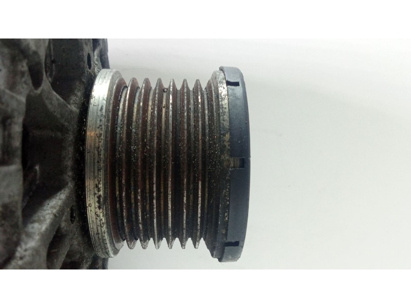 Recambio de alternador para renault trafic ii autobús (jl) 2.0 dci 90 referencia OEM IAM 8200404459   Recambio de alternador para renault trafic ii autobús (jl) 2.0 dci 90 referencia OEM IAM 8200404459