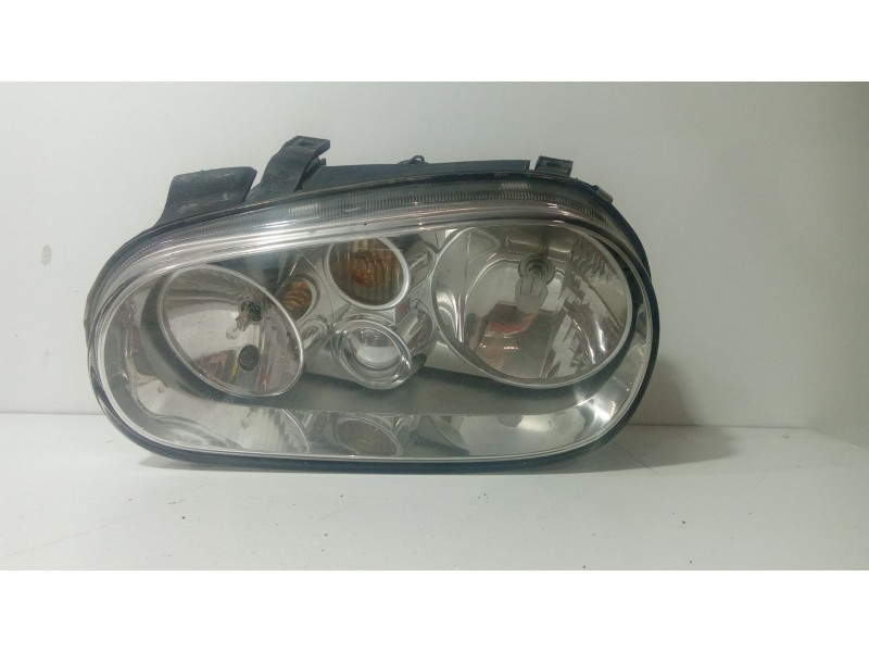 Recambio de faro derecho para volkswagen golf iv (1j1) 1.9 tdi referencia OEM IAM 67736940  