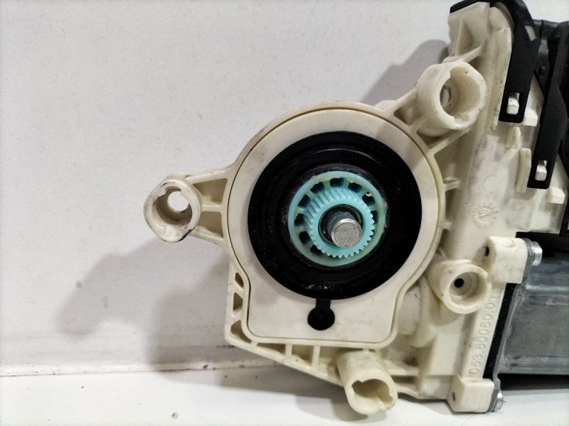 Recambio de motor elevalunas trasero derecho para volkswagen passat berlina (3c2) 2.0 tdi referencia OEM IAM 981678108  