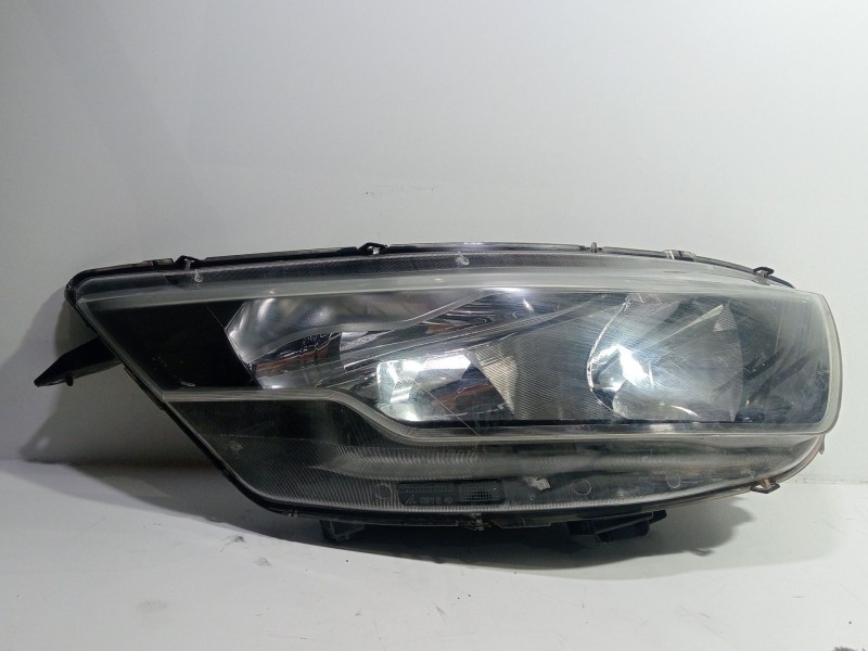 Recambio de faro derecho para iveco daily v autobús 50c15 referencia OEM IAM 5801473749  