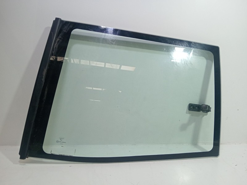 Recambio de luna trasera izquierda para nissan terrano ii (r20) 2.7 tdi 4wd referencia OEM IAM terrano ii  