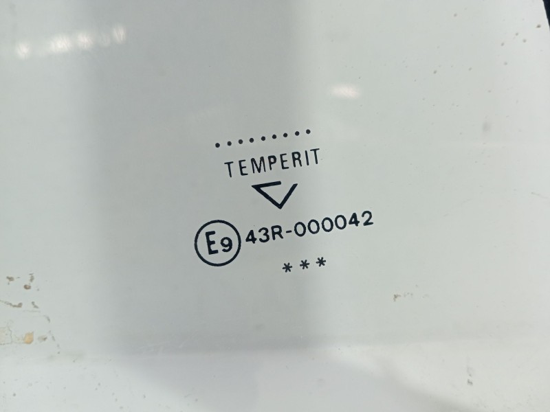 Recambio de luna trasera derecha para nissan terrano ii (r20) 3.0 di 4wd referencia OEM IAM terrano ii  