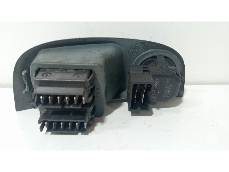 Recambio de mando elevalunas delantero izquierdo para renault megane i scenic (ja0) 1.6 referencia OEM IAM 7700429992  