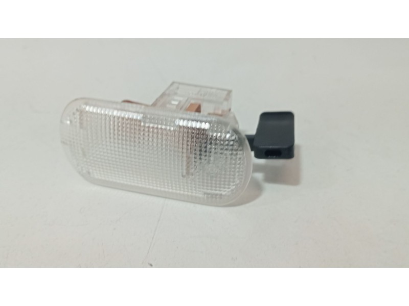 Recambio de luz interior de techo para volkswagen golf iv (1j1) 1.9 tdi referencia OEM IAM 1J0947311  