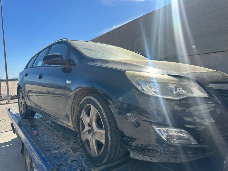 opel astra j (p10) del año 2012
