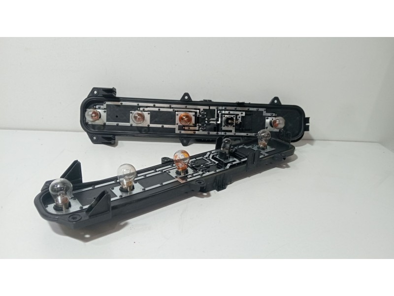 Recambio de portalamparas para iveco daily vi autobús 40c18, 50c18, 60c18 referencia OEM IAM 46007516  