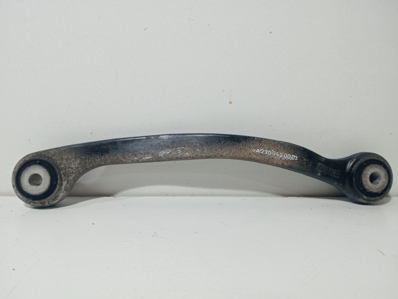 Recambio de brazo suspension superior trasero izquierdo para mercedes-benz clase e (w211) e 200 ngt (211.042) referencia OEM IAM