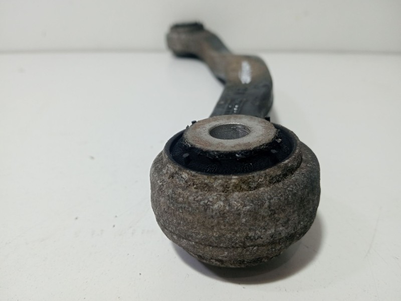 Recambio de brazo suspension superior trasero izquierdo para mercedes-benz clase e (w211) e 200 ngt (211.042) referencia OEM IAM