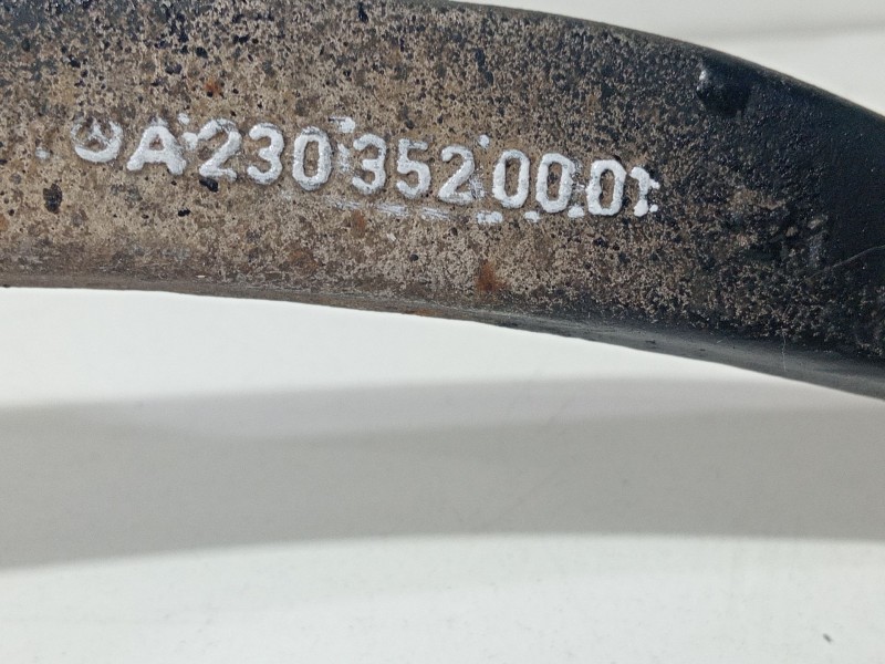 Recambio de brazo suspension superior trasero izquierdo para mercedes-benz clase e (w211) e 200 ngt (211.042) referencia OEM IAM