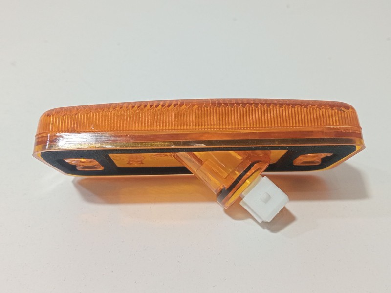 Recambio de piloto lateral izquierdo para iveco daily vi autobús naturalpower 40c14, 50c14, 60c14 referencia OEM IAM FT86427  