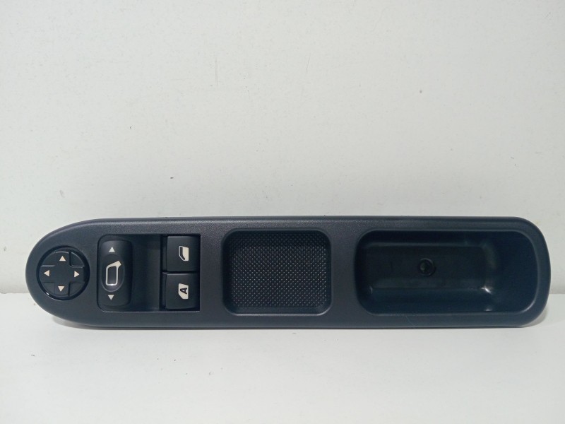 Recambio de mando elevalunas delantero izquierdo para peugeot 207 1.4 referencia OEM IAM 207 1.4 2006 - 0 1400 73 CV  