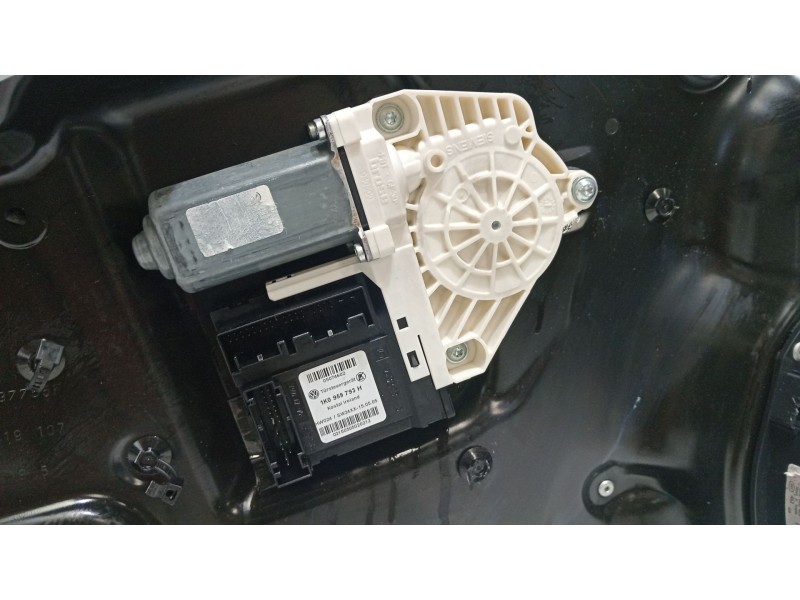 Recambio de elevalunas delantero izquierdo para volkswagen passat b5.5 (3b3) 1.9 tdi referencia OEM IAM 980873101  