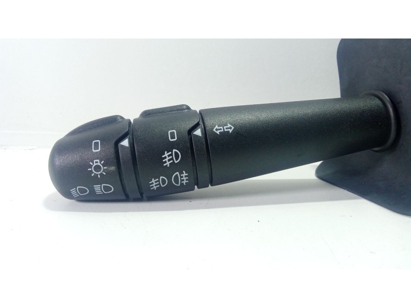 Recambio de mando multifuncion para renault clio ii fase i (b/cbo) 1.9 d referencia OEM IAM 7701048957  