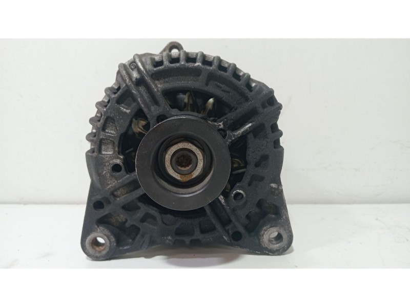Recambio de alternador para renault laguna ii (bg0) 1.9 dci diesel referencia OEM IAM 8200175210  