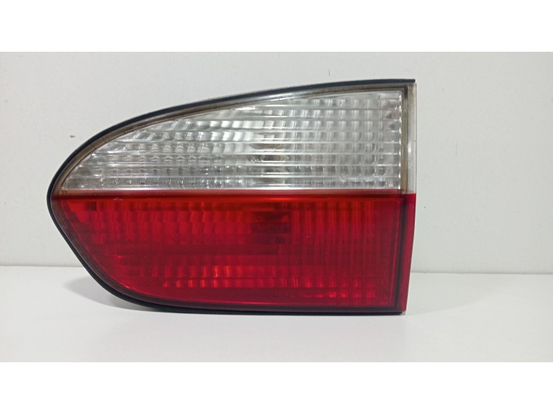 Recambio de piloto trasero derecho de porton para hyundai h 1 starex referencia OEM IAM 924064a61  