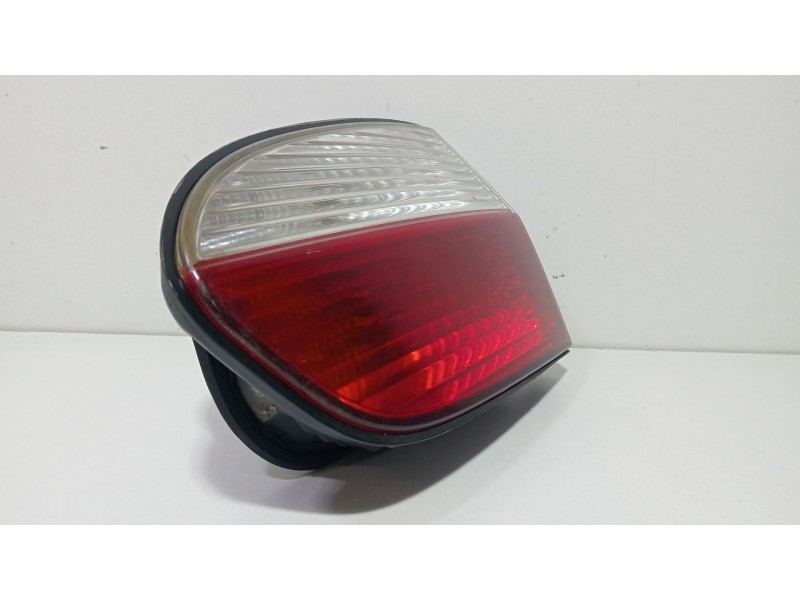 Recambio de piloto trasero derecho de porton para hyundai h 1 starex referencia OEM IAM 924064a61  