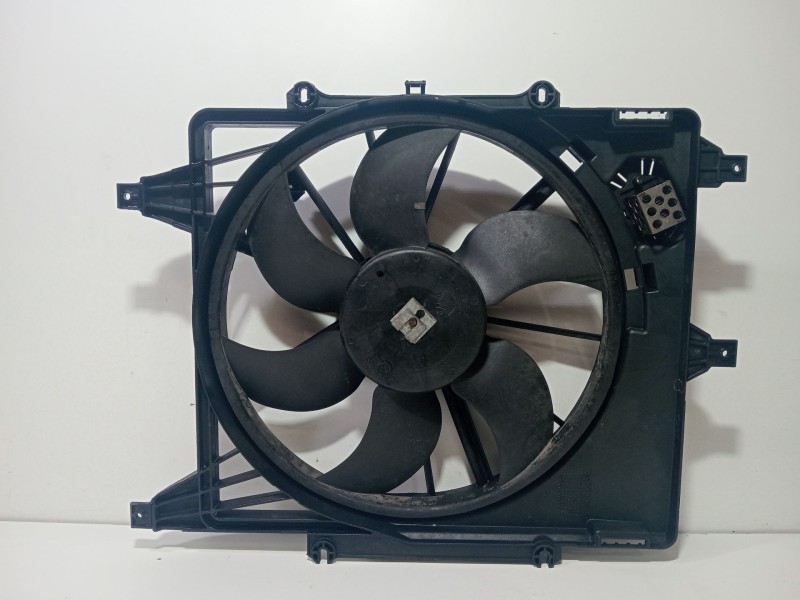Recambio de electroventilador para renault clio ii (bb_, cb_) 1.4 (b/cb0c, b/cb0s) referencia OEM IAM 7700128659  