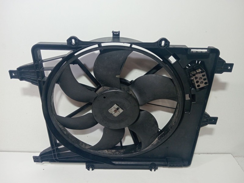Recambio de electroventilador para renault clio ii (bb_, cb_) 1.4 (b/cb0c, b/cb0s) referencia OEM IAM 7700128659  