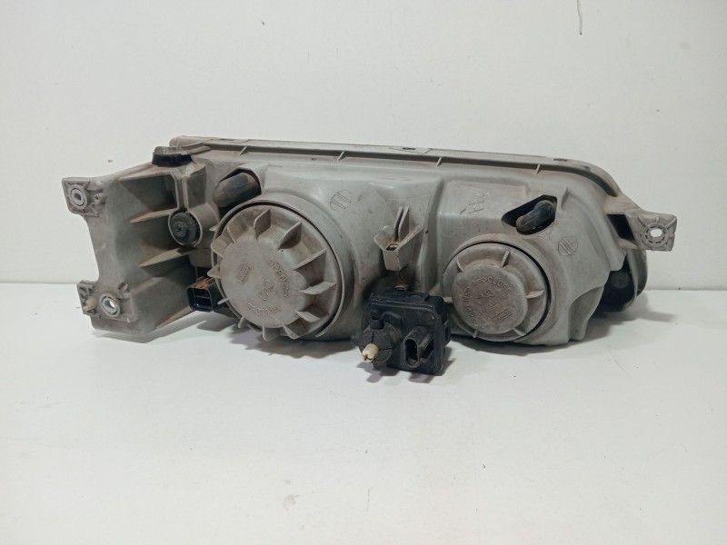 Recambio de faro izquierdo para hyundai h 1 referencia OEM IAM 921064A020  