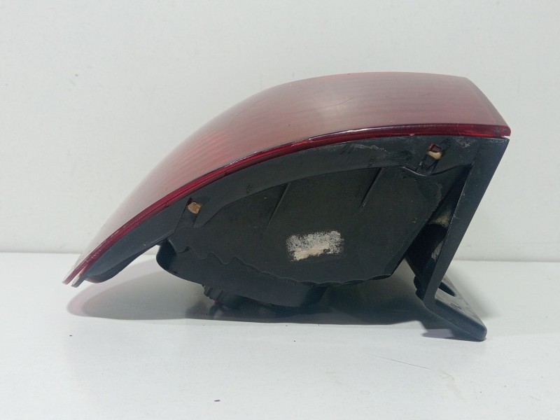 Recambio de piloto trasero derecho para hyundai h 1 starex referencia OEM IAM 924024A510  