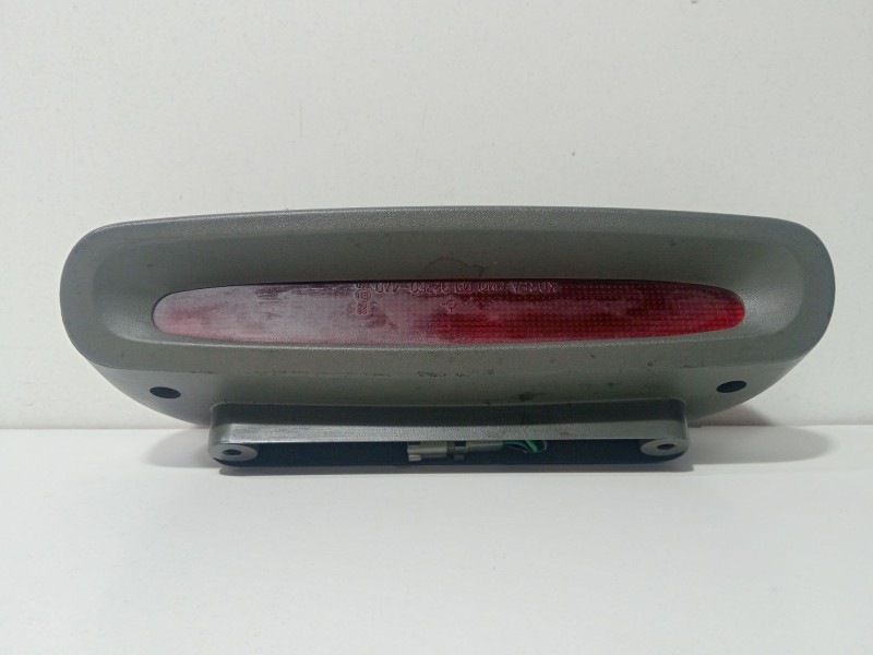 Recambio de luz central de freno para hyundai h 1 starex referencia OEM IAM 927504A0  