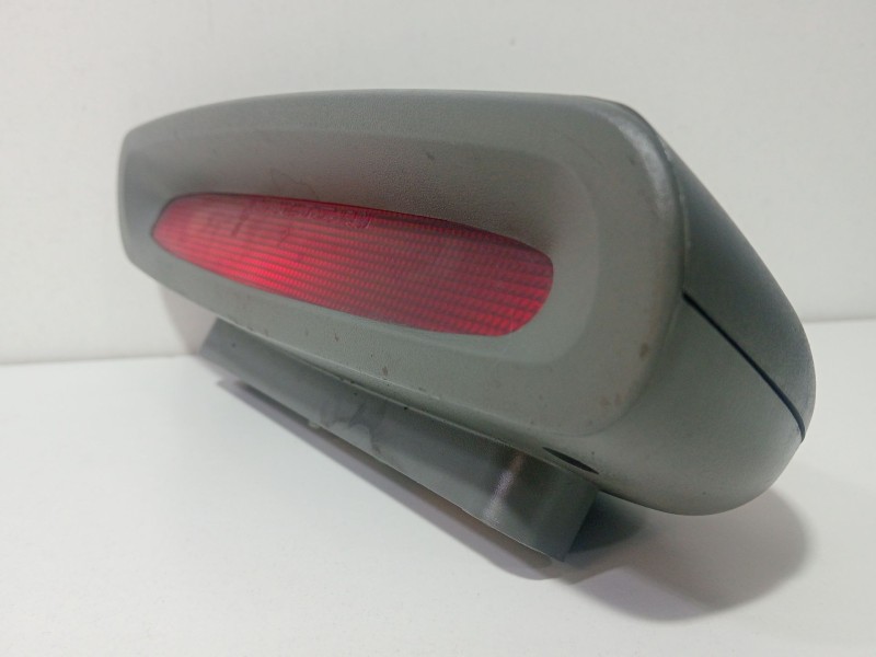 Recambio de luz central de freno para hyundai h 1 starex referencia OEM IAM 927504A0  