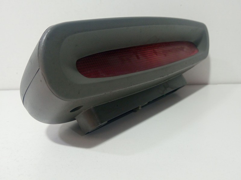 Recambio de luz central de freno para hyundai h 1 starex referencia OEM IAM 927504A0  