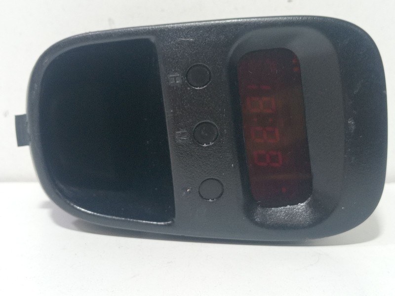 Recambio de pantalla multifuncion para hyundai h 1 2.5 crdi cat referencia OEM IAM 945204A001  