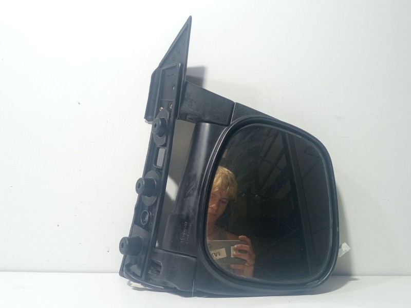 Recambio de retrovisor derecho para hyundai h 1 starex referencia OEM IAM 876204A520  
