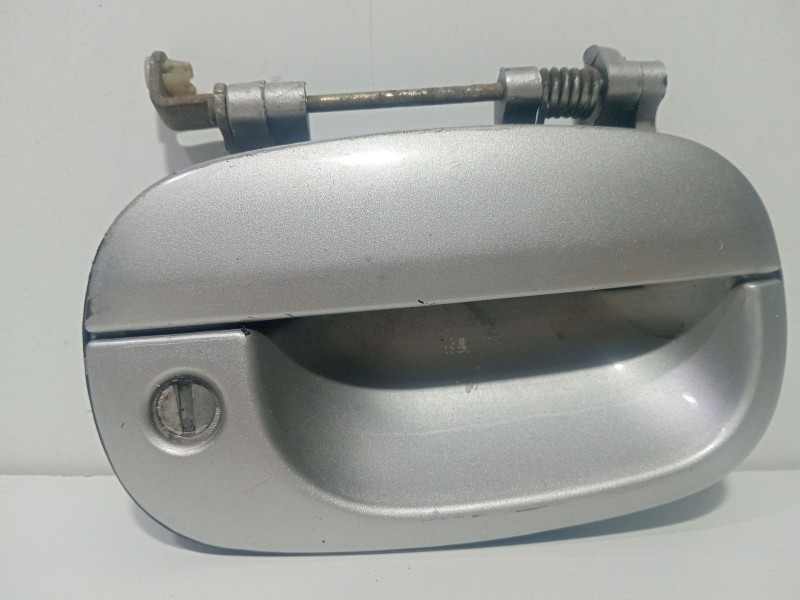 Recambio de maneta exterior delantera derecha para hyundai h 1 starex referencia OEM IAM 826604A000  
