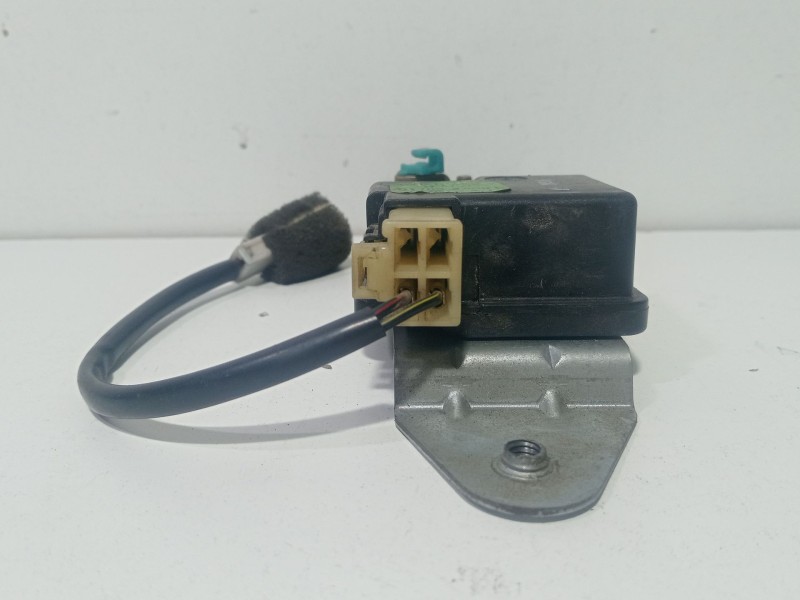 Recambio de motor cierre centralizado delantero derecho para hyundai h 1 starex referencia OEM IAM 817654A001  