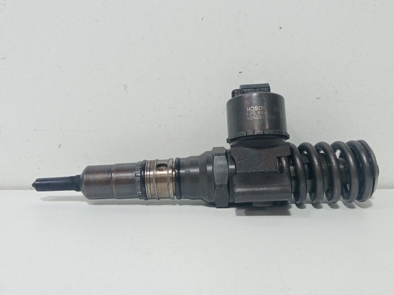 Recambio de inyector para seat leon (1p1) 2.0 tdi referencia OEM IAM 03G130073G  