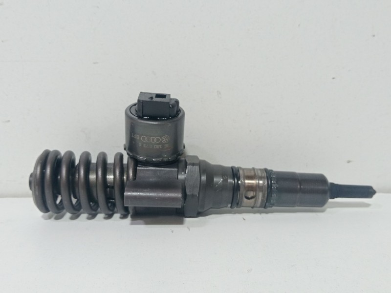 Recambio de inyector para seat leon (1p1) 2.0 tdi referencia OEM IAM 03G130073  