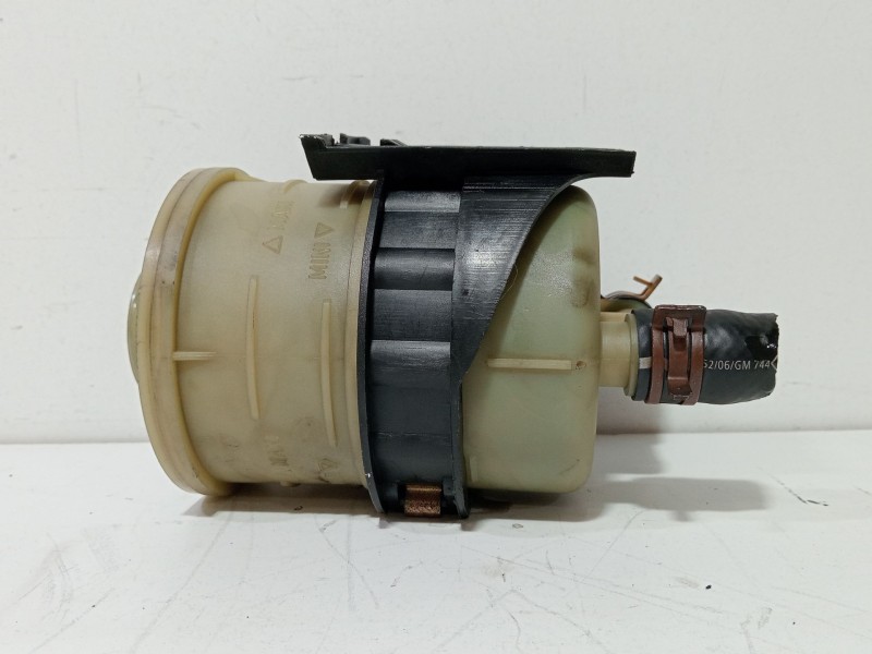 Recambio de deposito servo para renault 10 (119_) 1.3 referencia OEM IAM 7700840252  