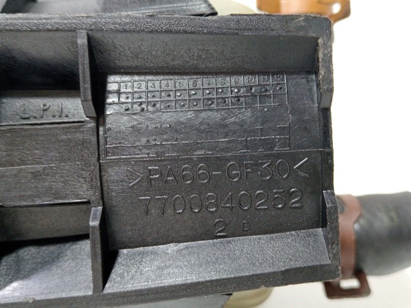 Recambio de deposito servo para renault 10 (119_) 1.3 referencia OEM IAM 7700840252  