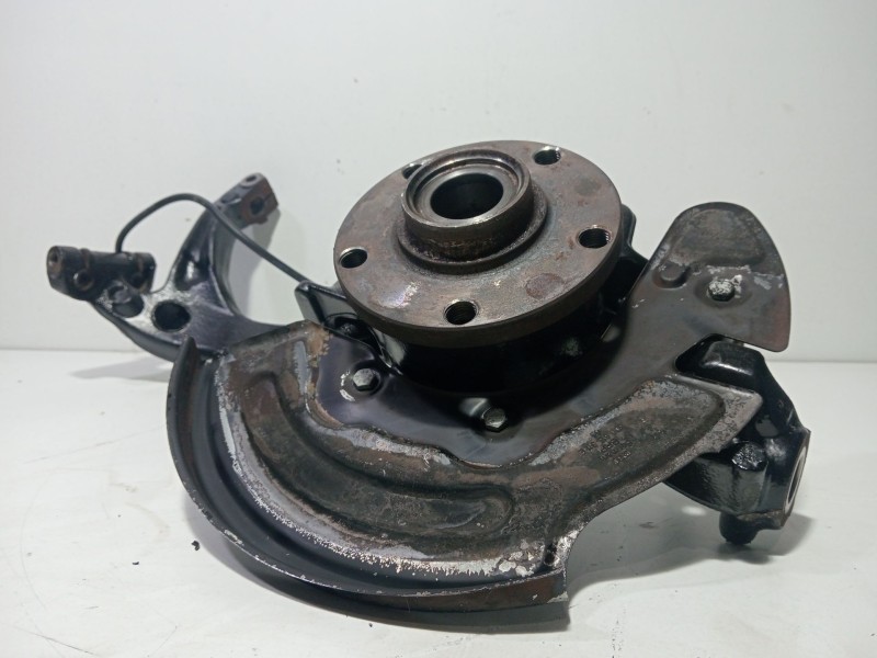 Recambio de mangueta delantera izquierda para volkswagen passat b2 (32b) 2.2 referencia OEM IAM 8D0407257AM  