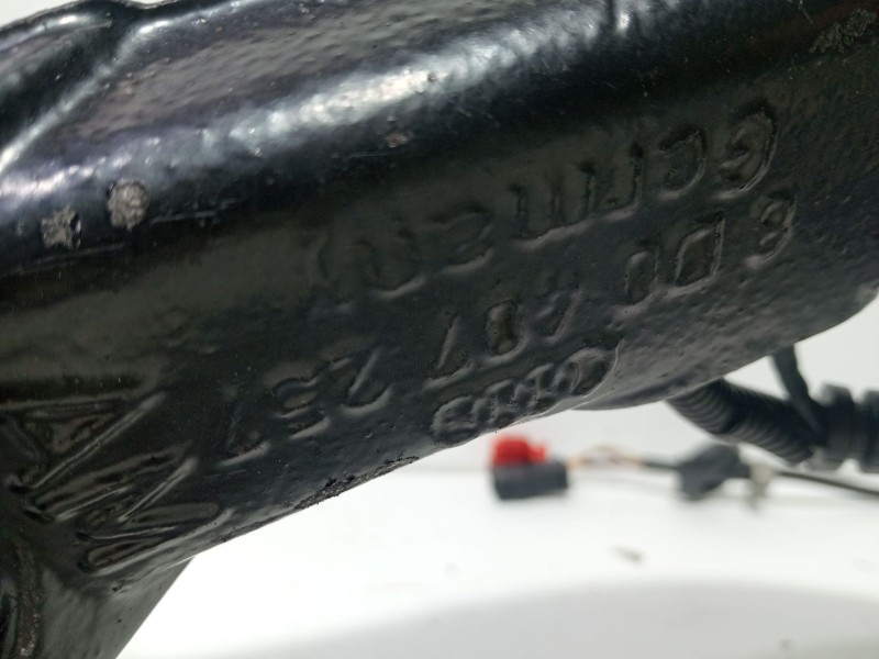 Recambio de mangueta delantera izquierda para volkswagen passat b2 (32b) 2.2 referencia OEM IAM 8D0407257AM  