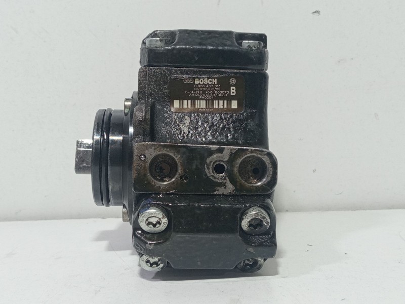 Recambio de bomba inyeccion para mercedes-benz clase clk (w209) coupe 240 (209.361) referencia OEM IAM 0986437013  
