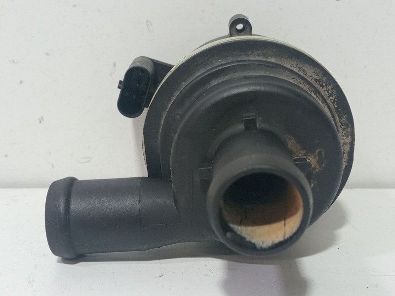 Recambio de bomba agua para seat ibiza sc (6j1) reference referencia OEM IAM 6R0965561A  