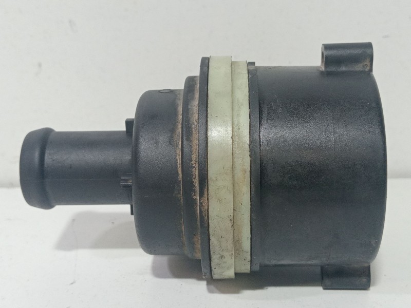 Recambio de bomba agua para seat ibiza sc (6j1) reference referencia OEM IAM 6R0965561A  
