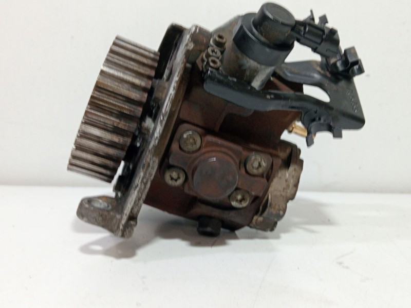 Recambio de bomba inyeccion para citroën c4 berlina 1.4 16v referencia OEM IAM 9683703780  