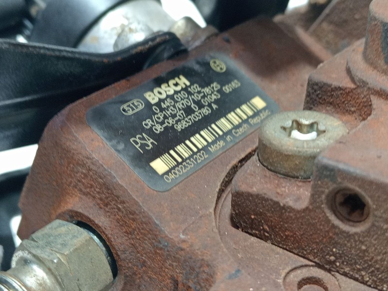 Recambio de bomba inyeccion para citroën c4 berlina 1.4 16v referencia OEM IAM 9683703780  