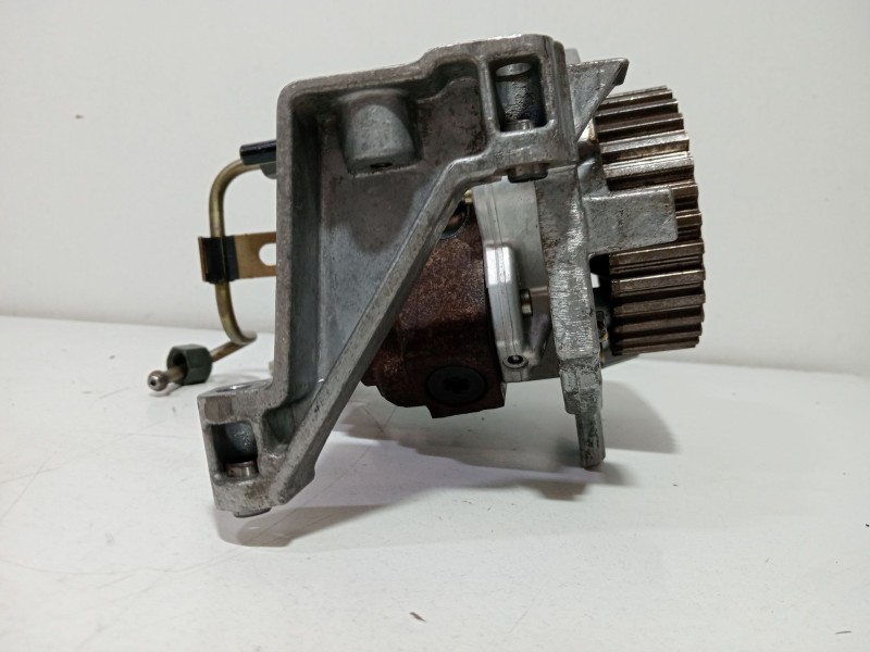 Recambio de bomba inyeccion para citroën c4 berlina 1.4 16v referencia OEM IAM 9651844380  