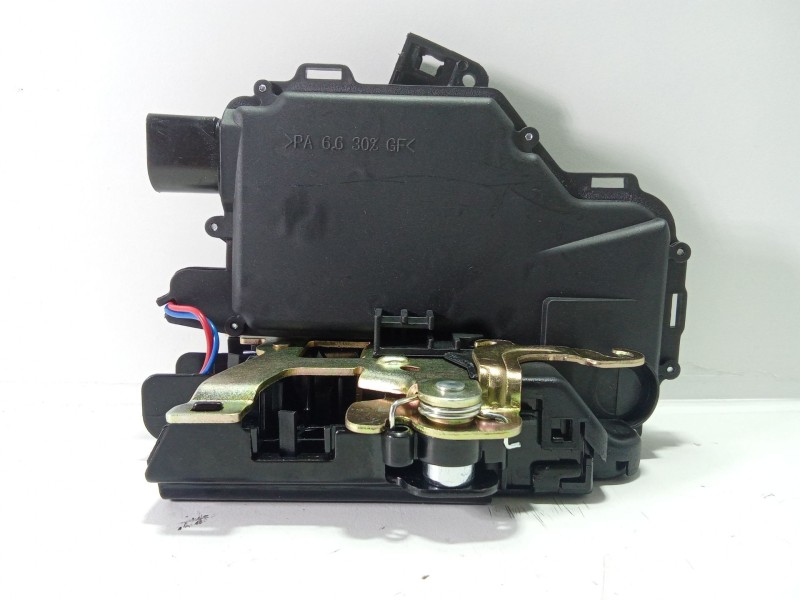 Recambio de cerradura puerta trasera izquierda para volkswagen golf iv (1j1) 1.9 tdi referencia OEM IAM 3B4839015A  